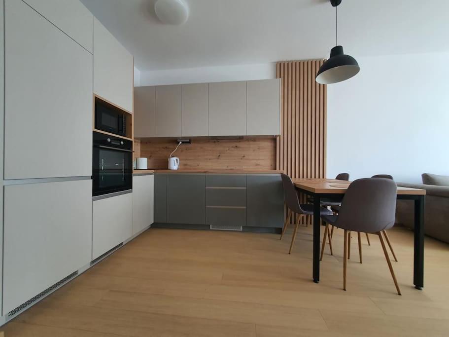 Modern Apartment With Garage Parking Bratislava