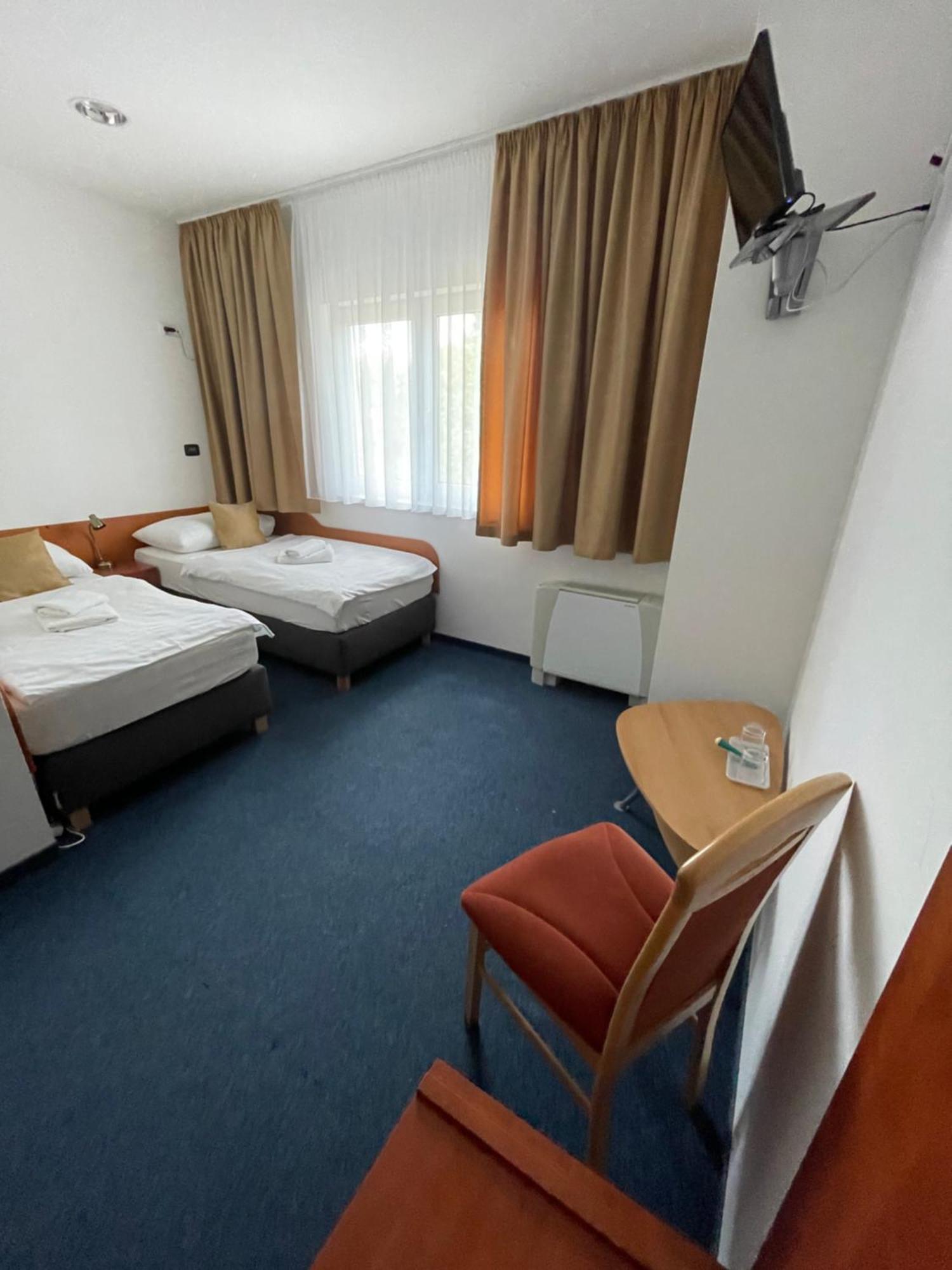 Hotel Remy 2*
