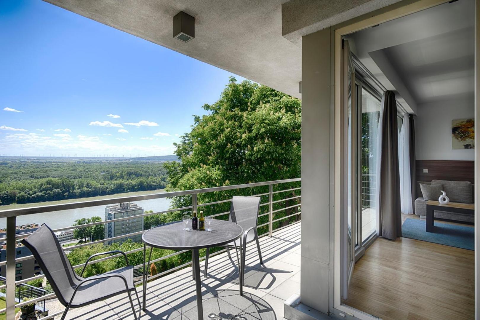 River View 3*