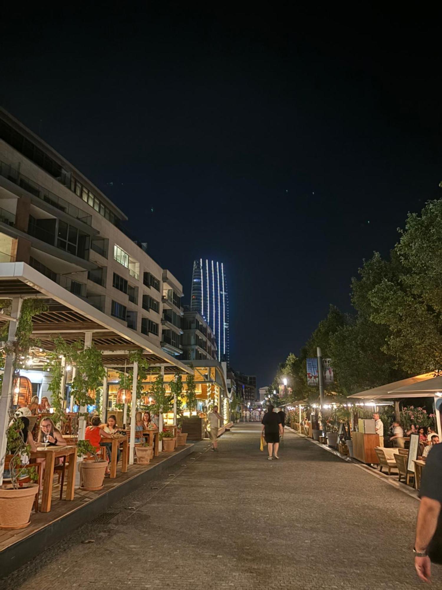 Panorama In Downtown Area With Free Parking And Castle View * Bratislava