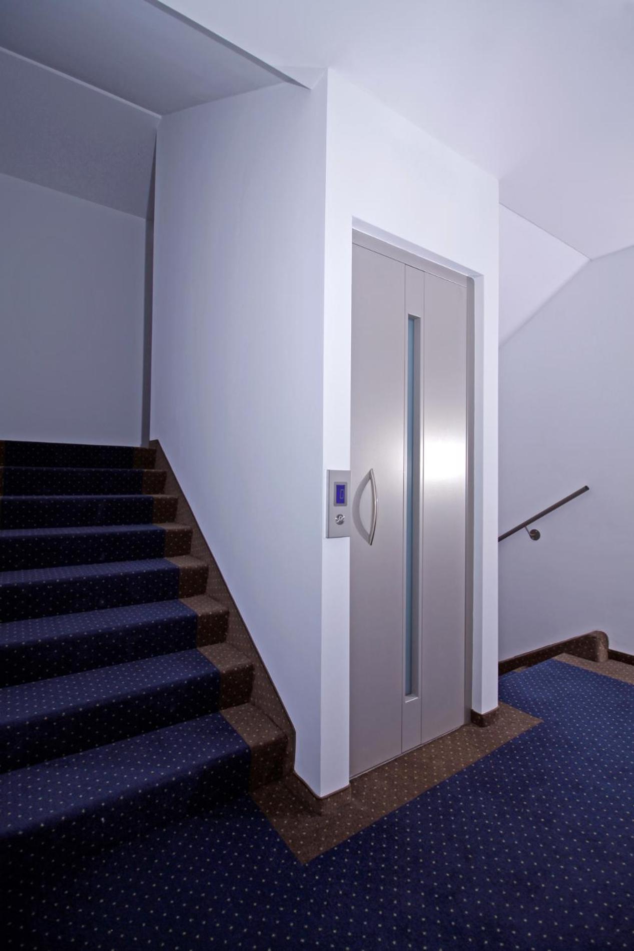 Hotel Aviator Garni 3*