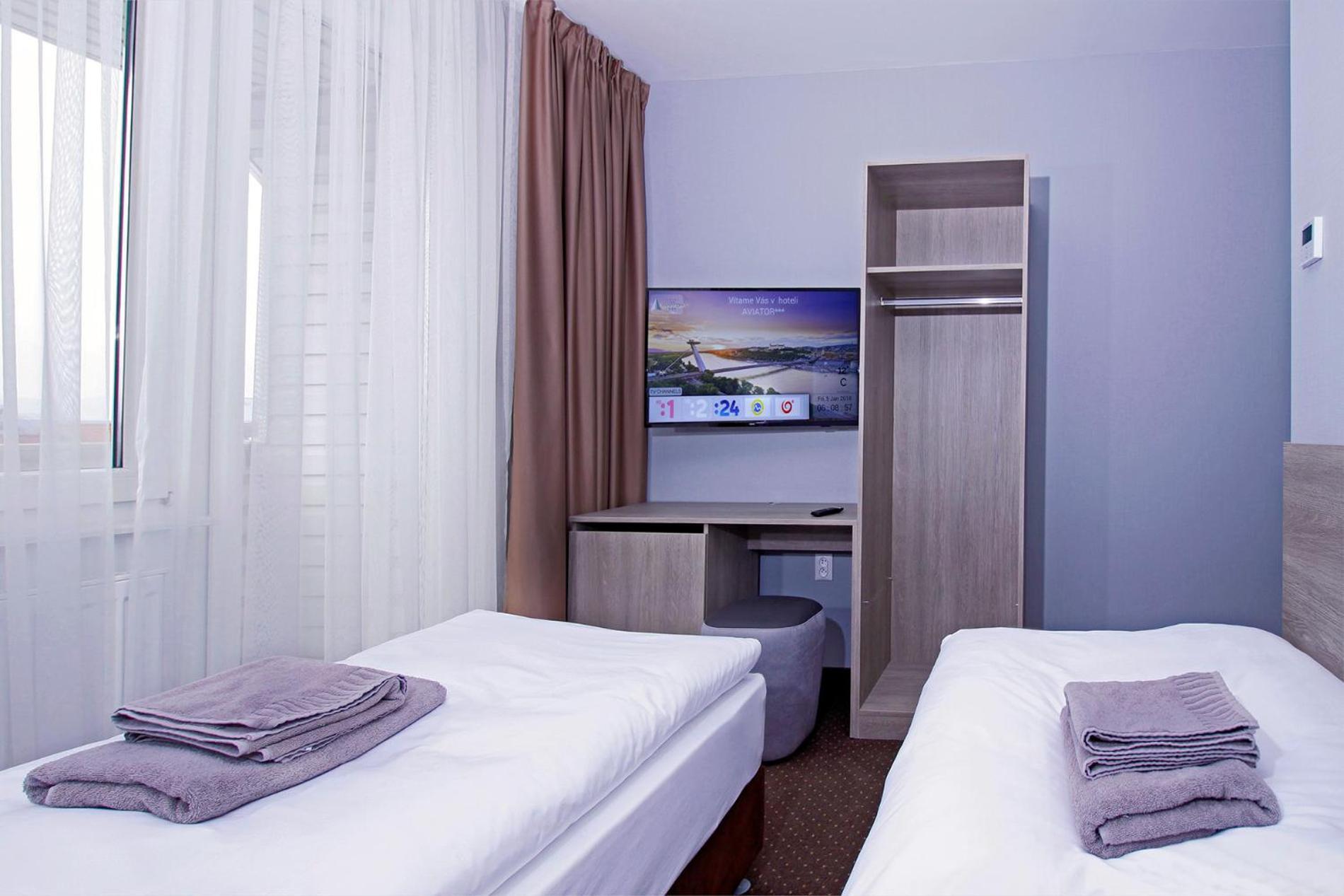 Hotel Aviator Garni 3*