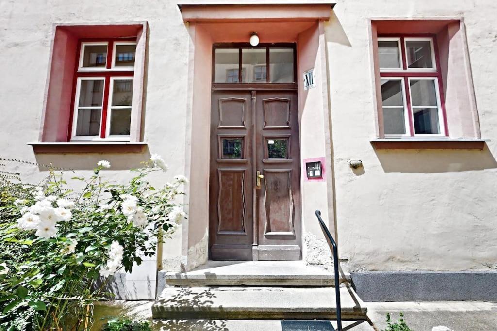 Old Town Gateway Apartment *