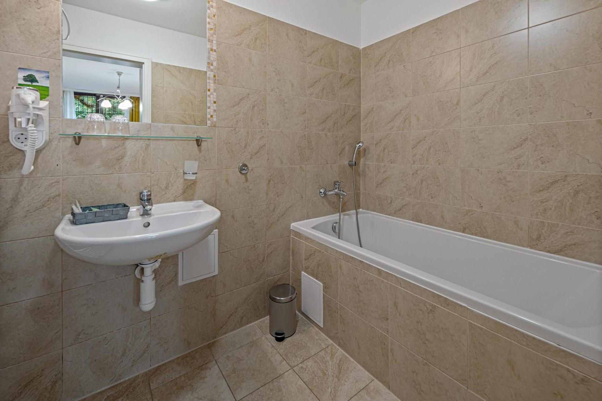 Garni Virgo 3*