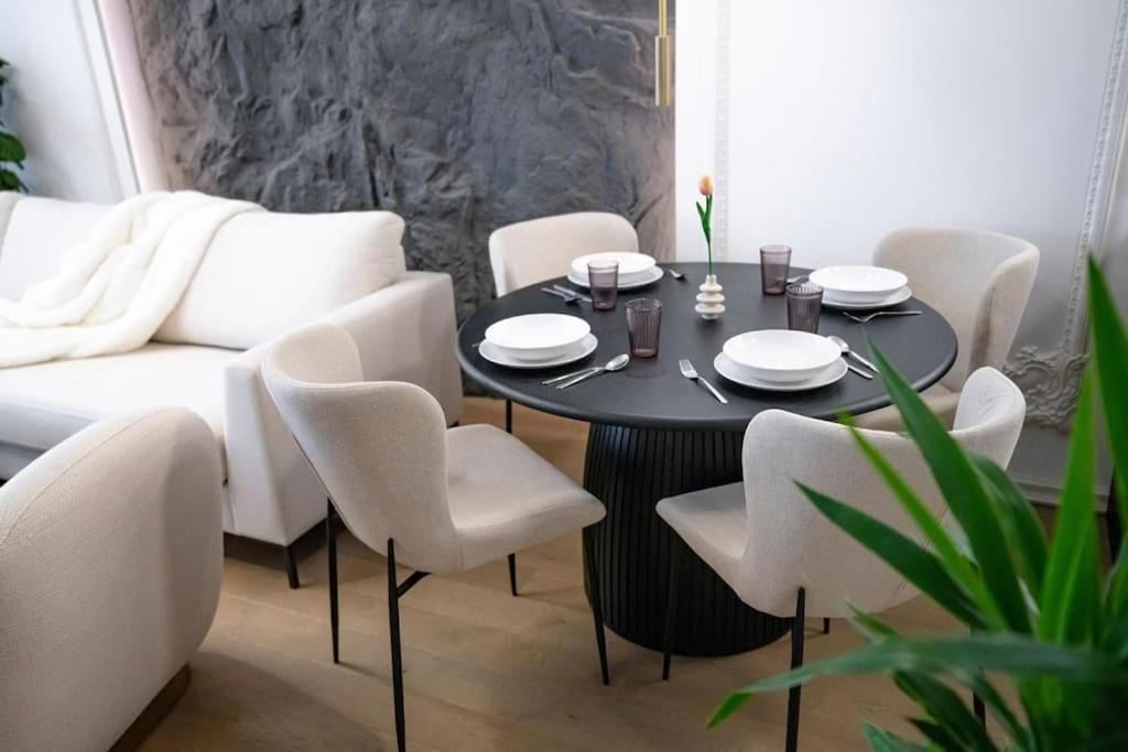 Eurovea Executive With Balcony Apartment