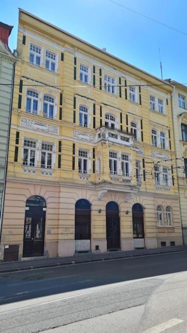 Lovely Old Town Apartment