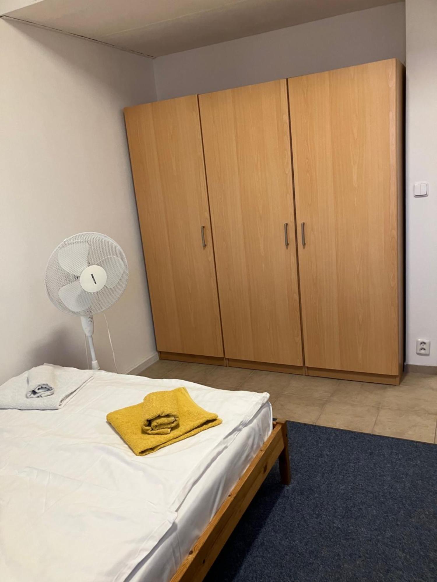 Homestay Einsteinova Petrzalka Station *