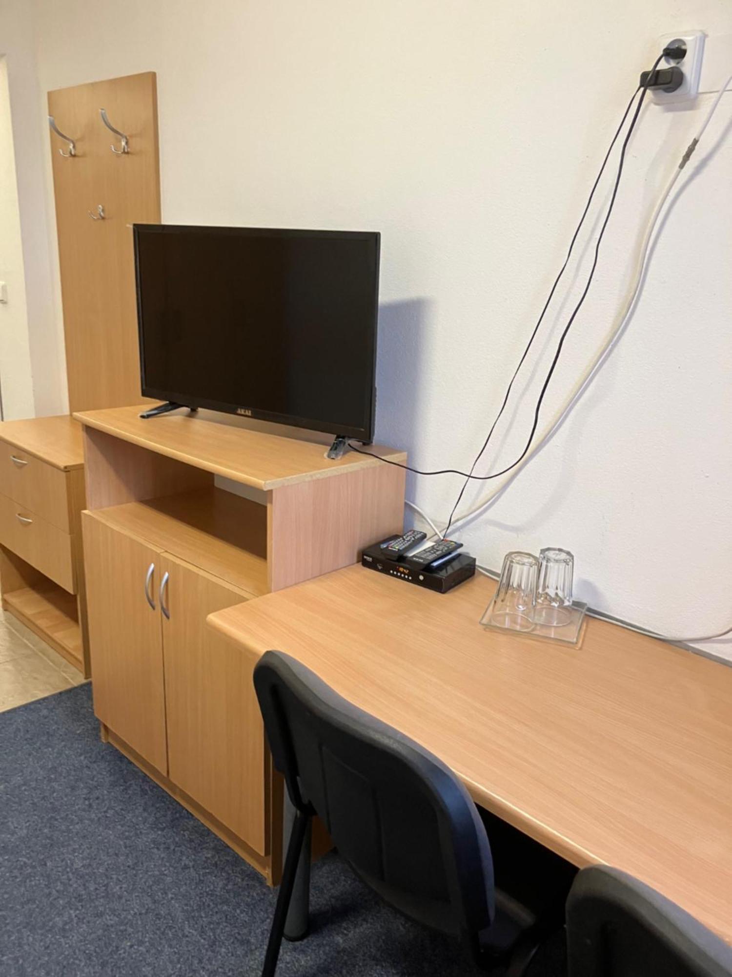 Einsteinova Petrzalka Station Homestay Bratislava