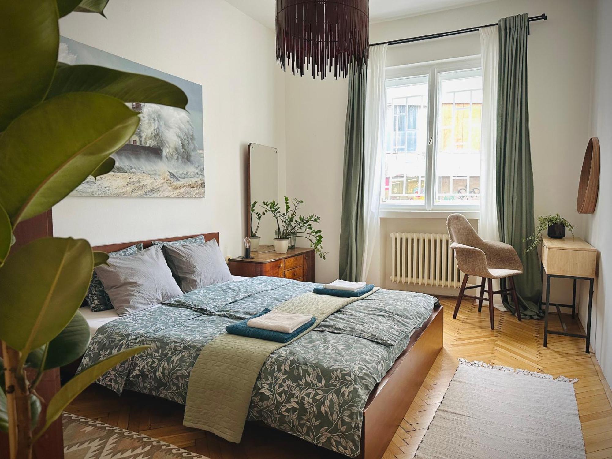 Boho In Old Town Apartment