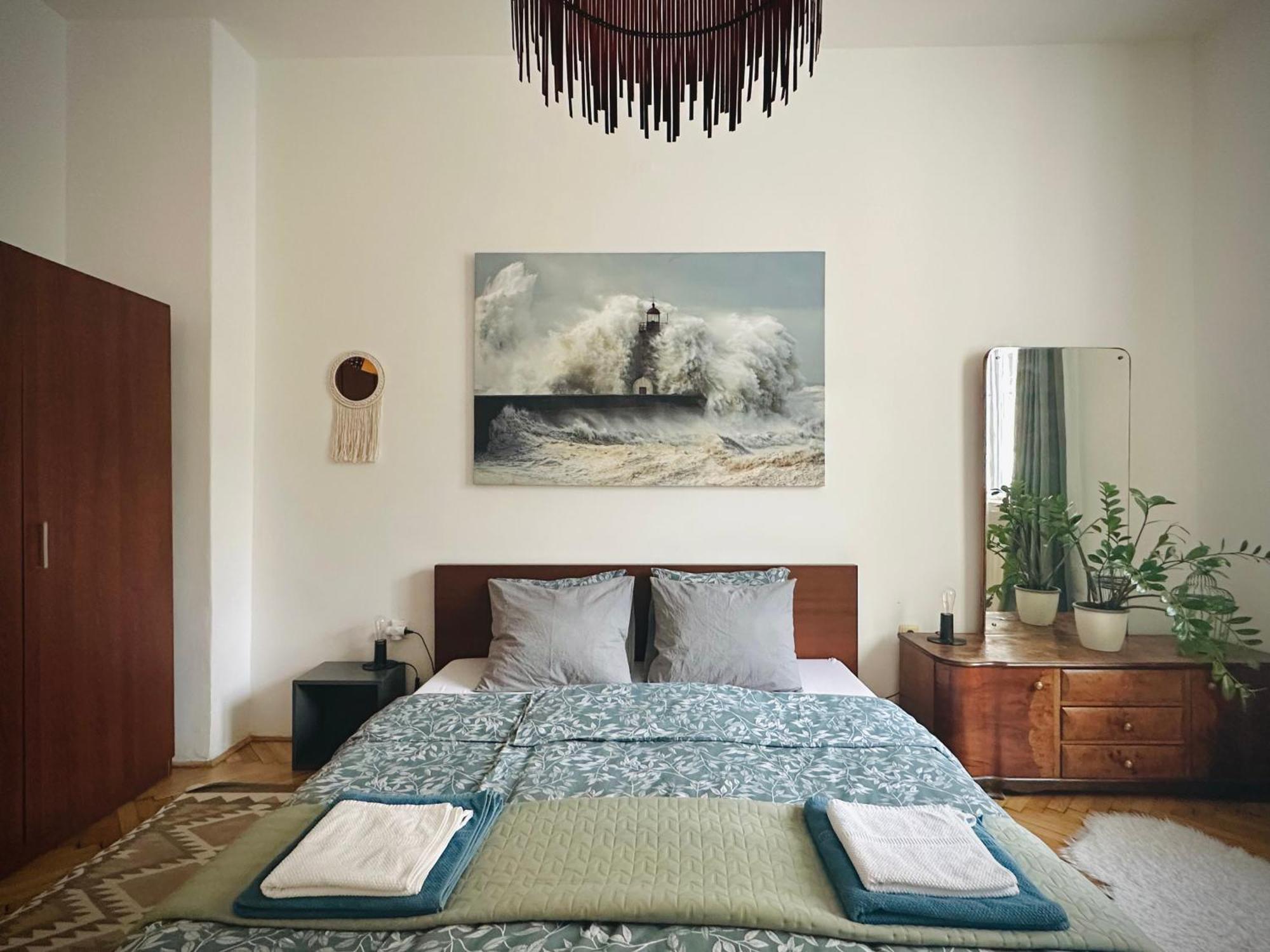 Boho In Old Town Apartment