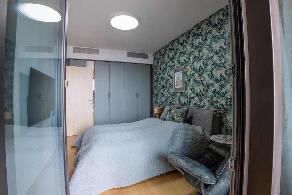 Luxury Flat In Sky Park, Castle View, Free Parking Apartment Bratislava