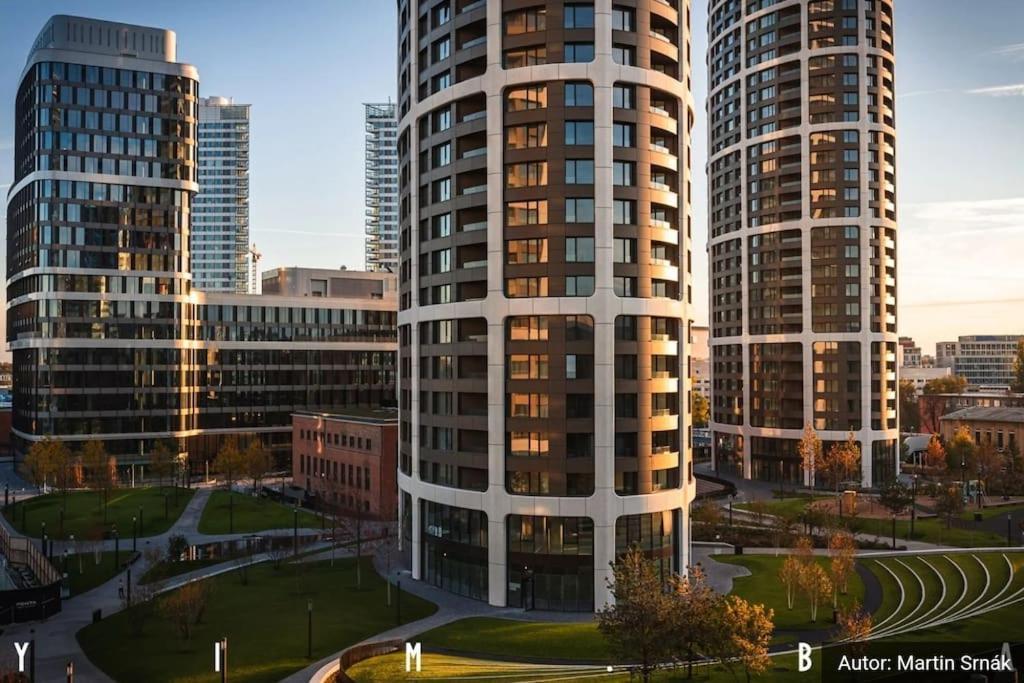 Luxury Flat In Sky Park, Castle View, Free Parking