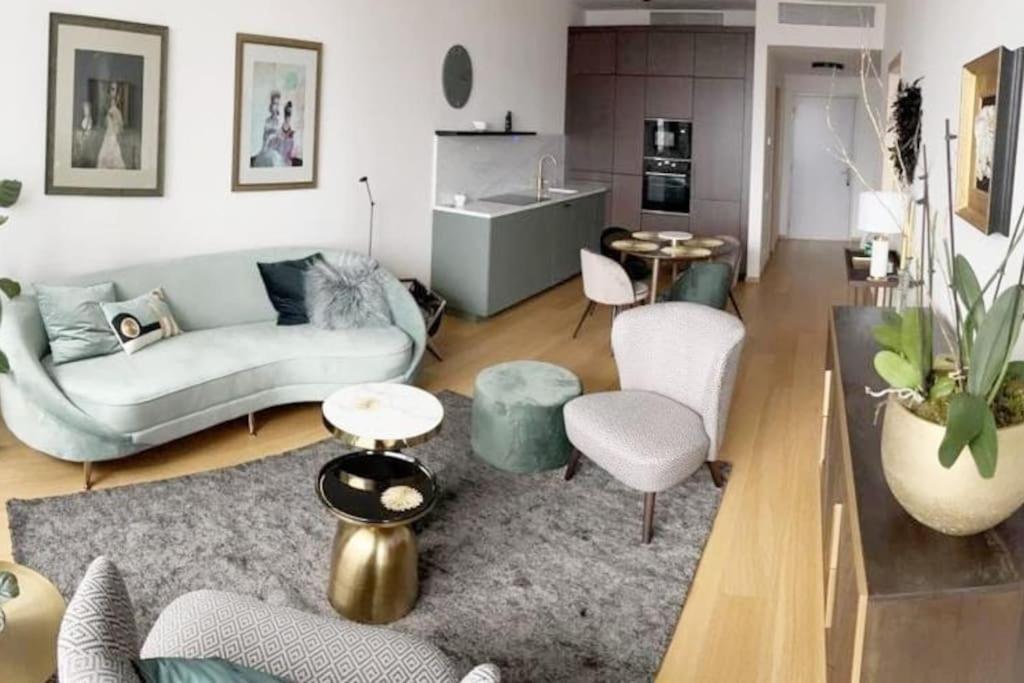 Apartment Luxury Flat In Sky Park, Castle View, Free Parking