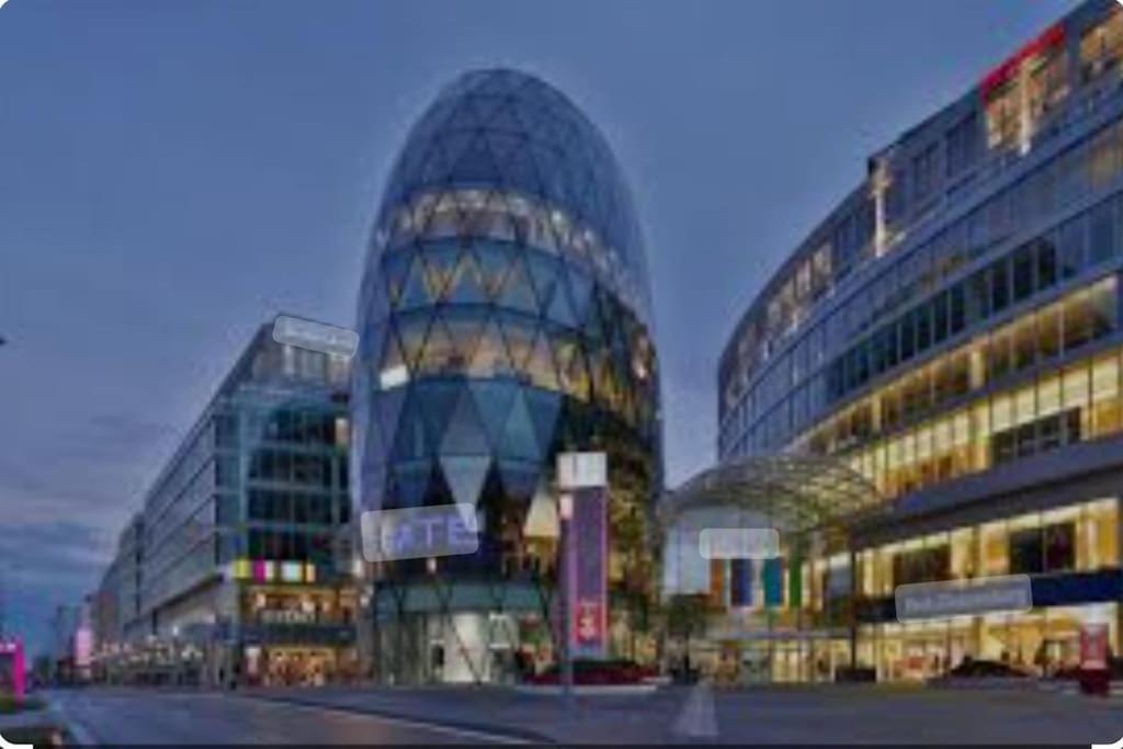 Luxury Flat In Sky Park, Castle View, Free Parking Apartment