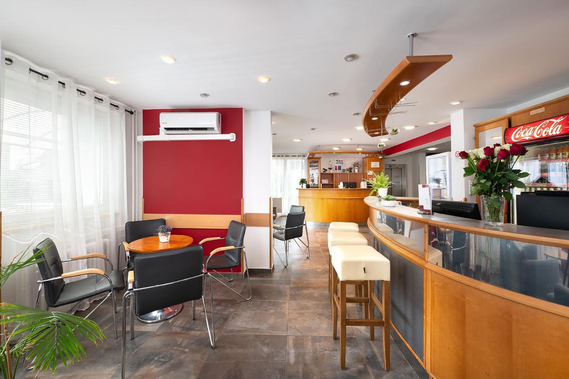 Hotel Plus 3*
