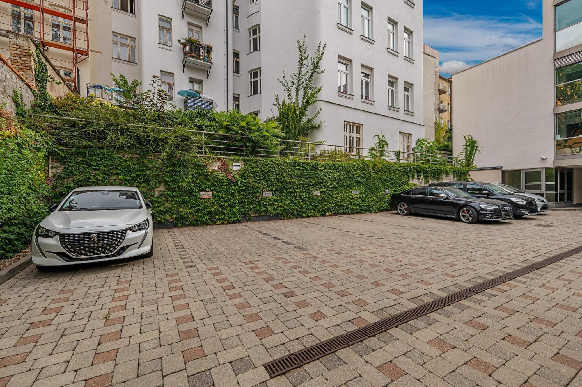 Khách sạn Petit 3*