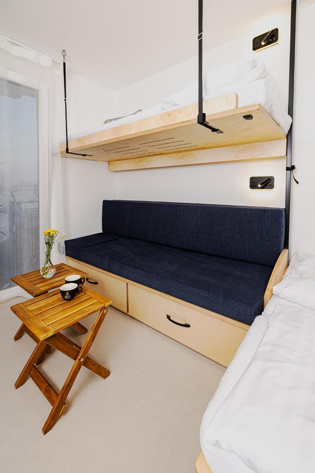Yachter Club Modra Cajka Botel