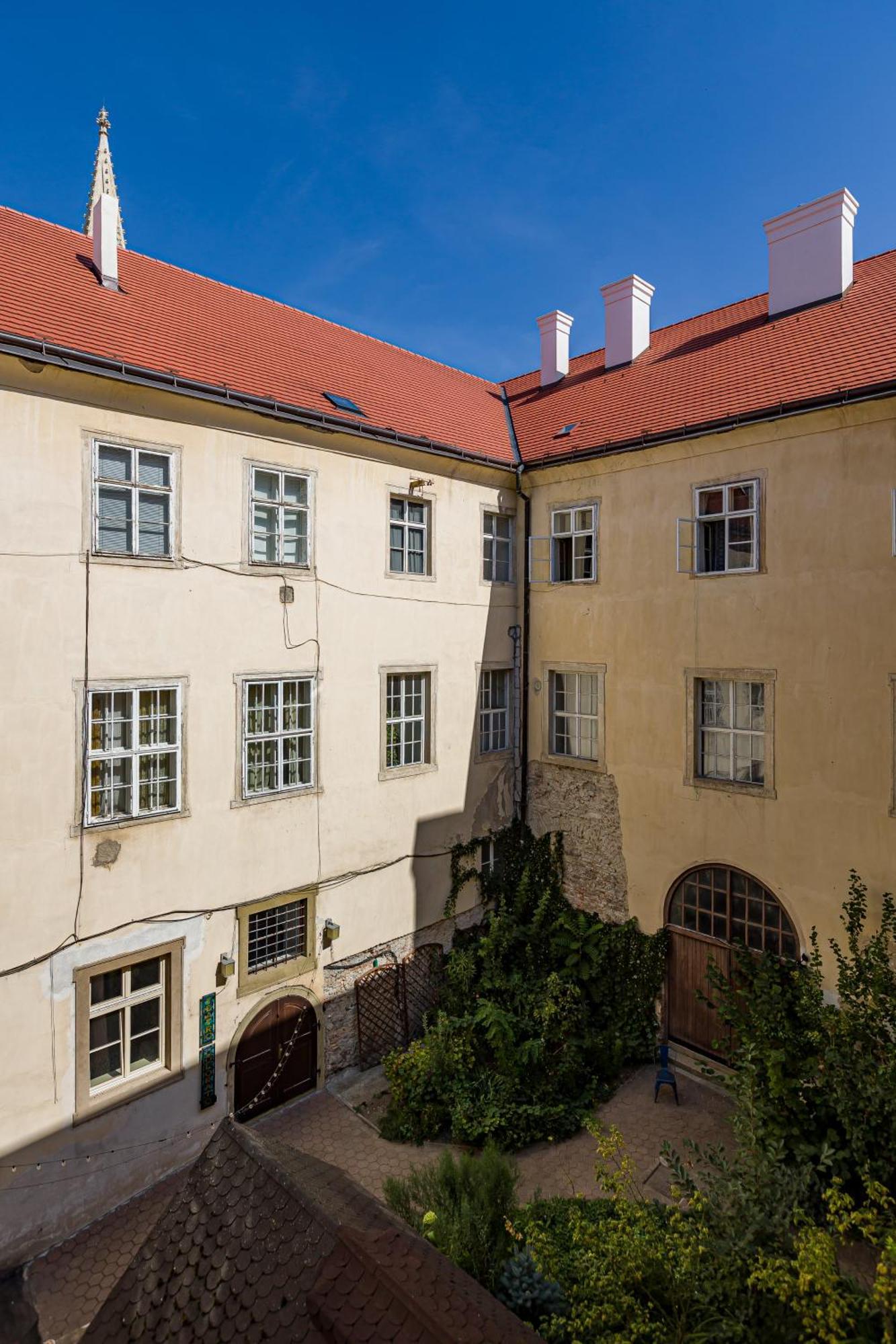 View Apartment *