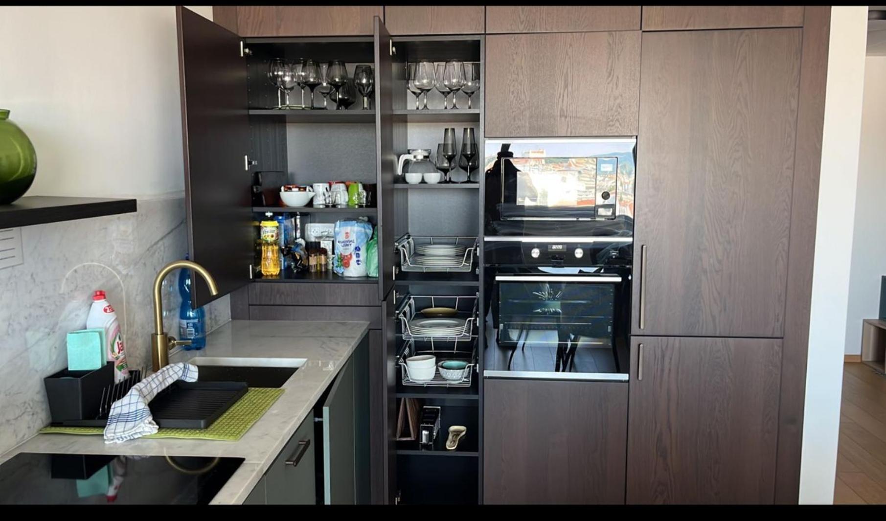 Luxury Flat In Sky Park, Castle View, Free Parking