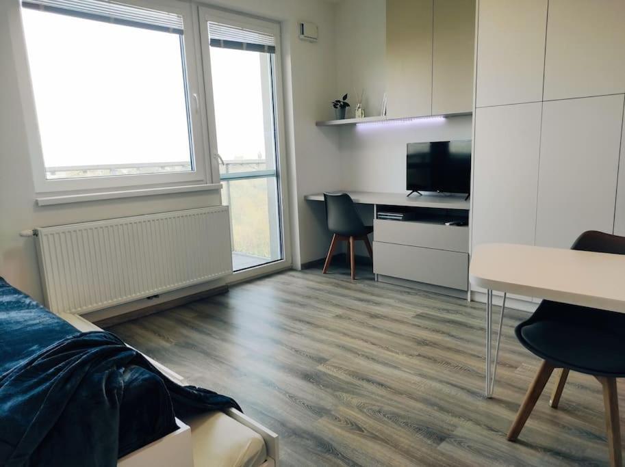 Apartment Airport For Two, Free Parking, Airport View *