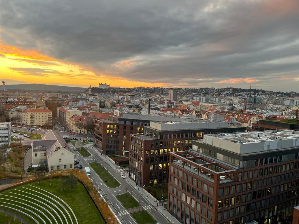 Luxury Flat In Sky Park, Castle View, Free Parking Apartment Bratislava