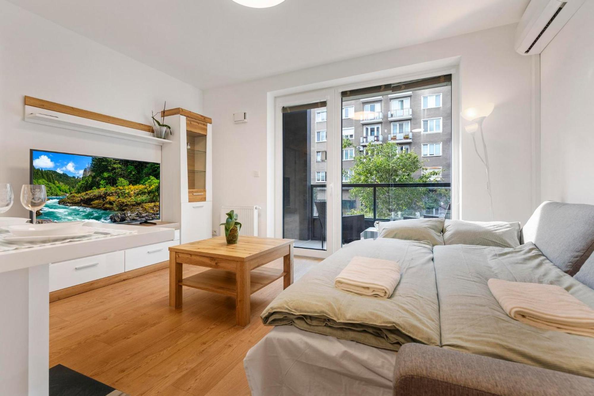 Twin 2 - With Parking Apartment Bratislava