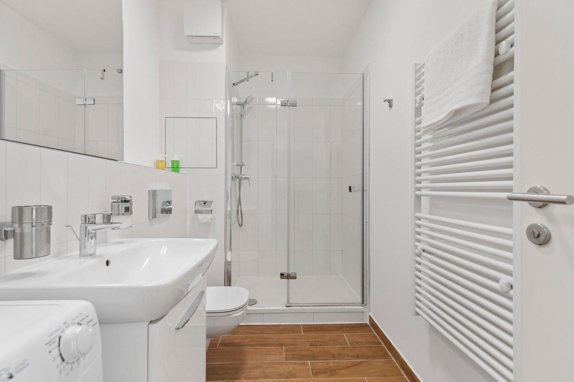 Twin 2 - With Parking Apartment *