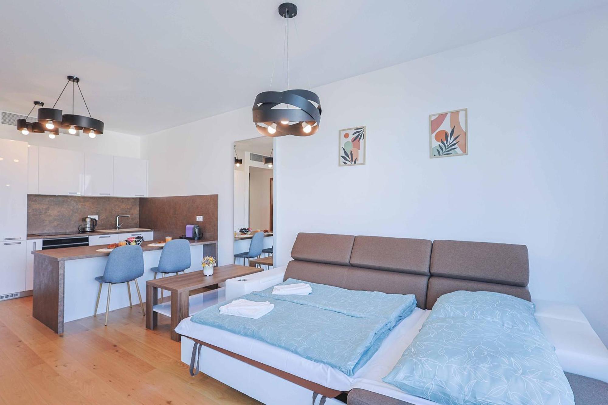 Sky Park Tower 1, Luxury With Free Parking Apartment Bratislava