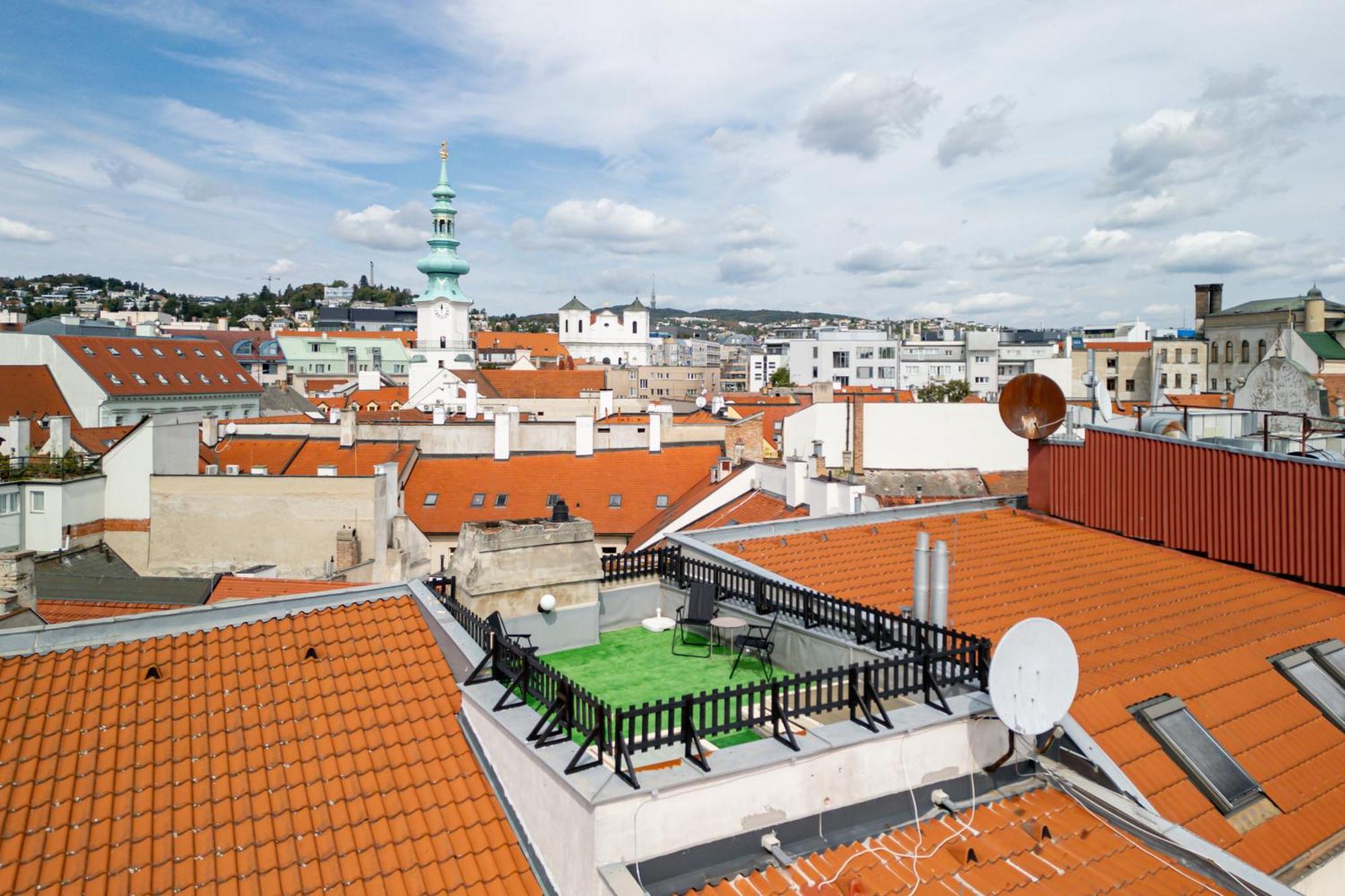Arya - Spacious Penthouse Duplex With Rooftop Patio In The Main Square