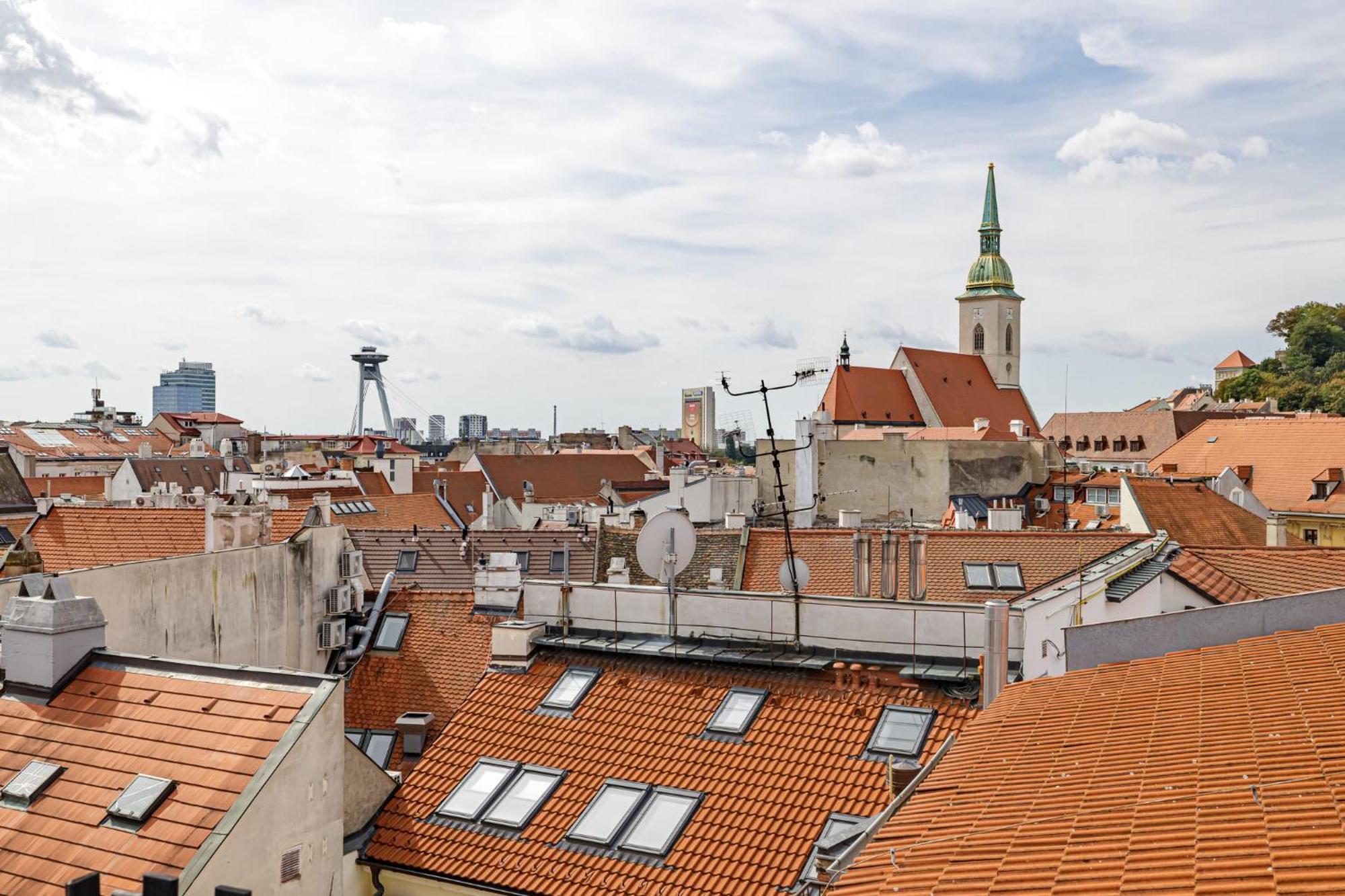 Arya - Spacious Penthouse Duplex With Rooftop Patio In The Main Square *
