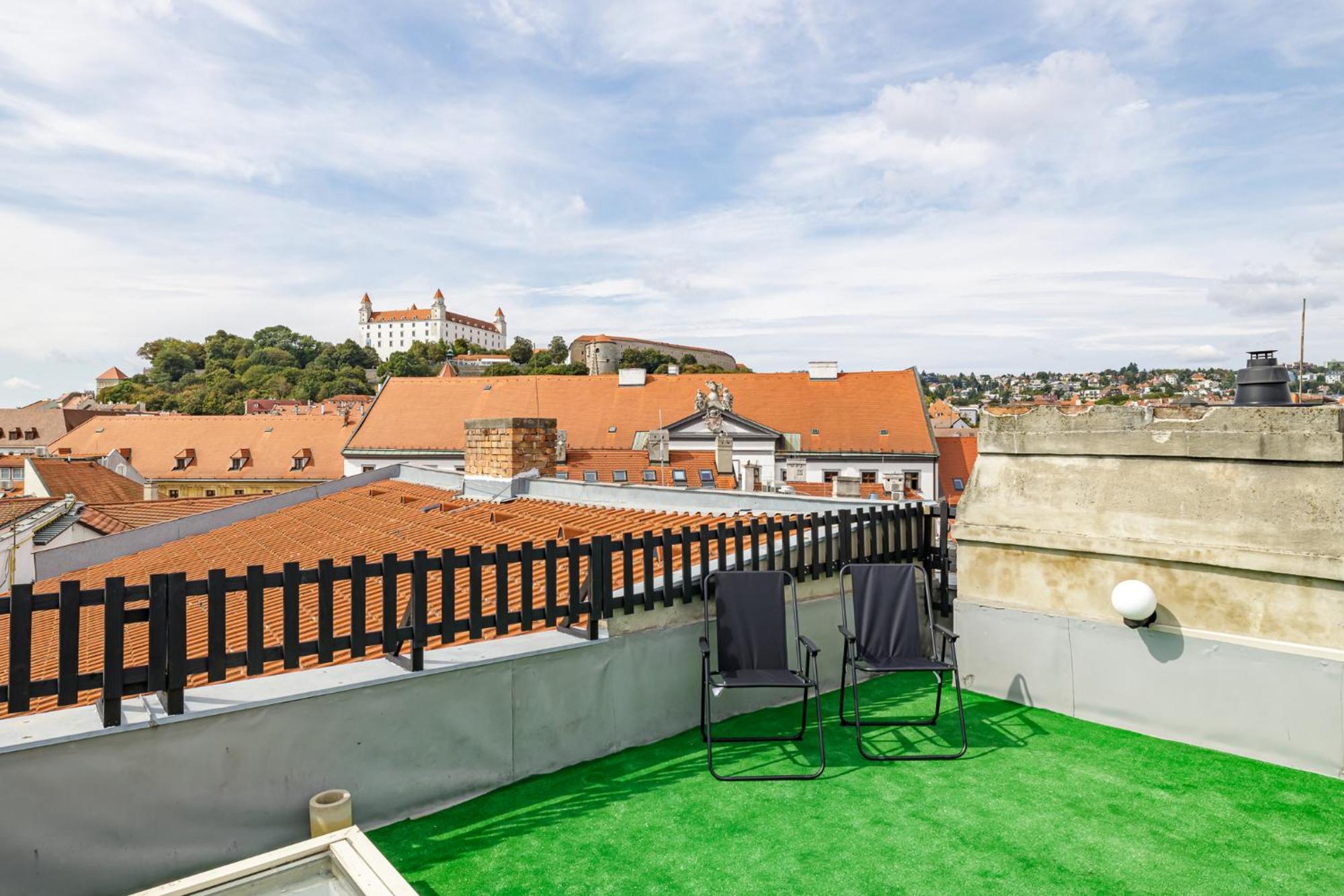 Apartment Arya - Spacious Penthouse Duplex With Rooftop Patio In The Main Square *