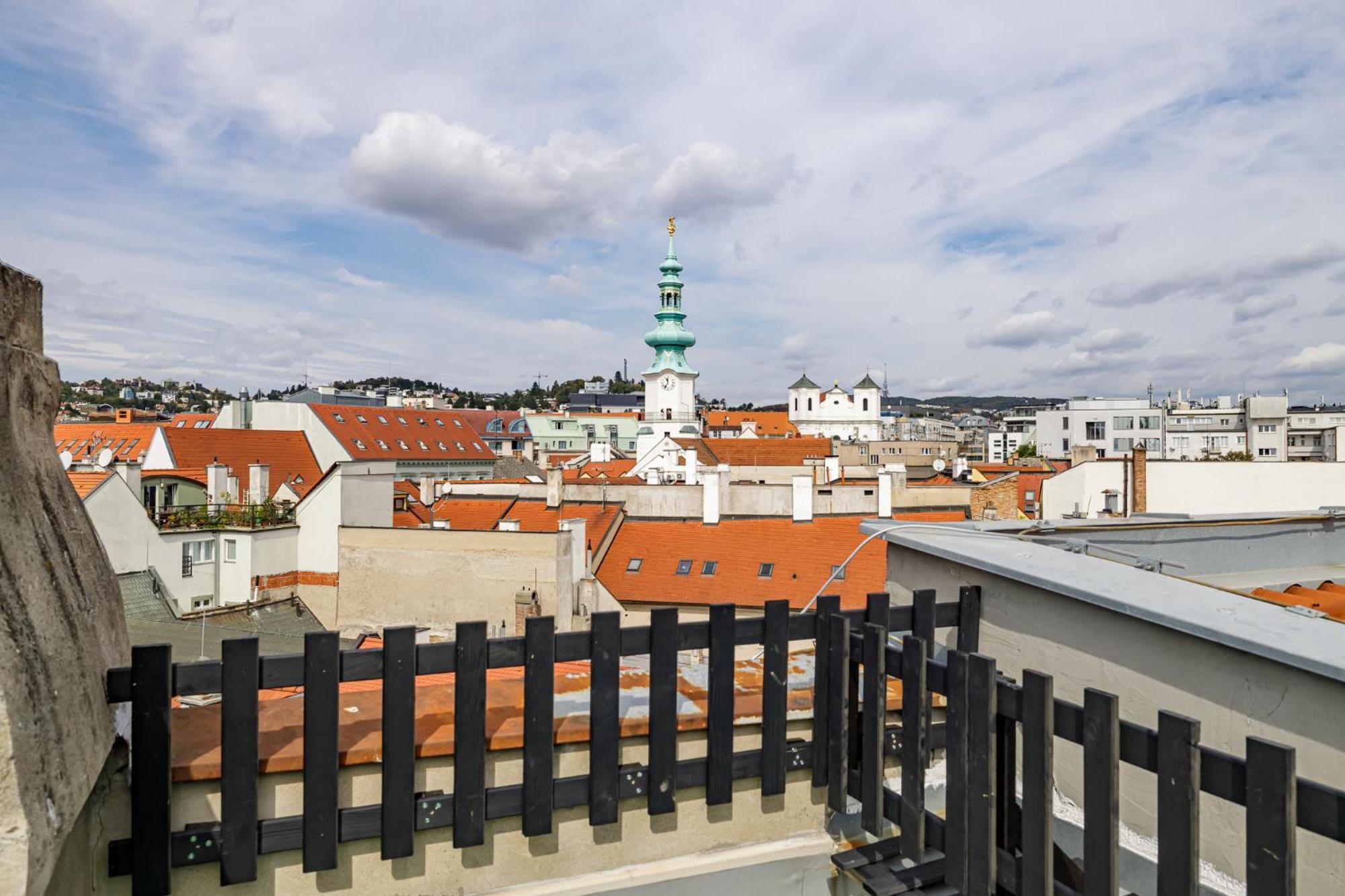 Arya - Spacious Penthouse Duplex With Rooftop Patio In The Main Square Apartment Bratislava