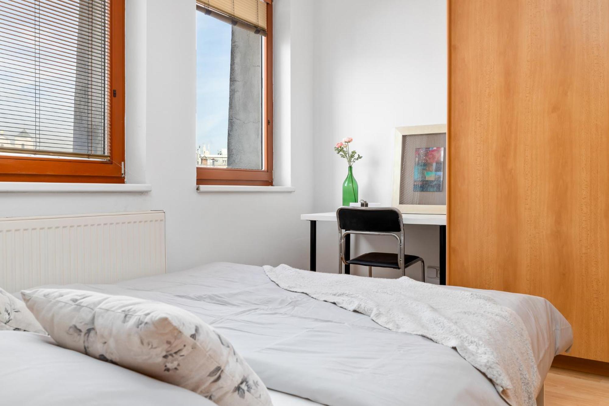 Apartment Arya - Spacious Penthouse Duplex With Rooftop Patio In The Main Square Bratislava