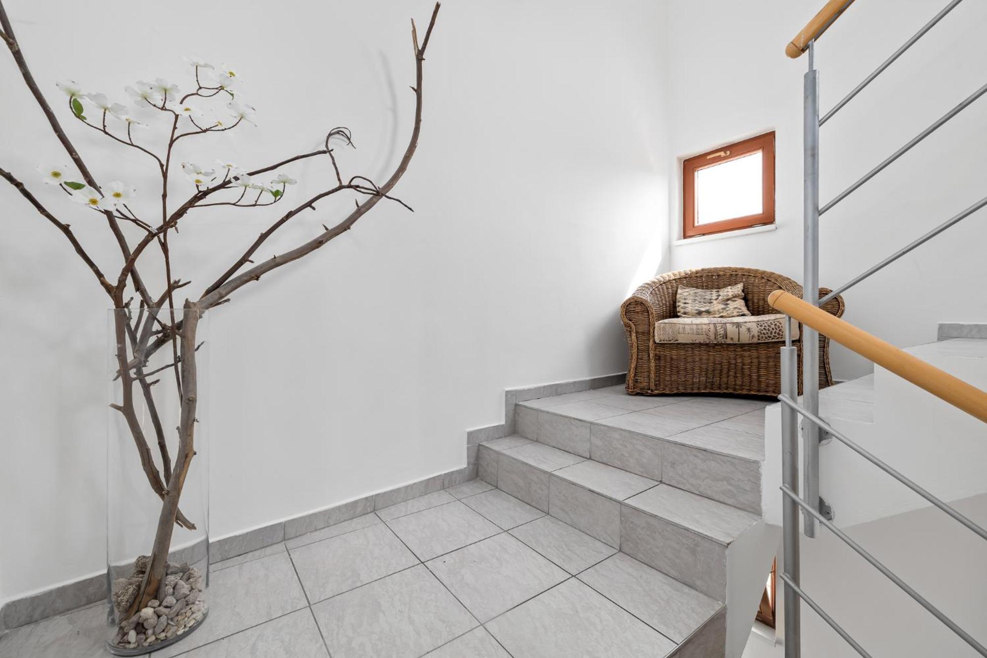 Arya - Spacious Penthouse Duplex With Rooftop Patio In The Main Square Bratislava