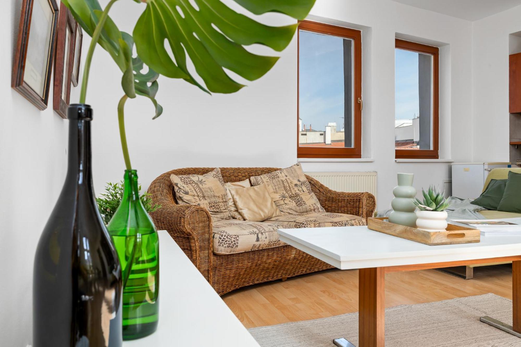 Prima - Spacious In The Main Square With Large Living Apartment