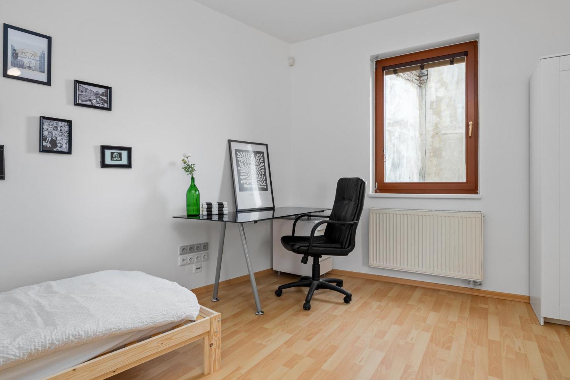 Prima - Spacious In The Main Square With Large Living Apartment *