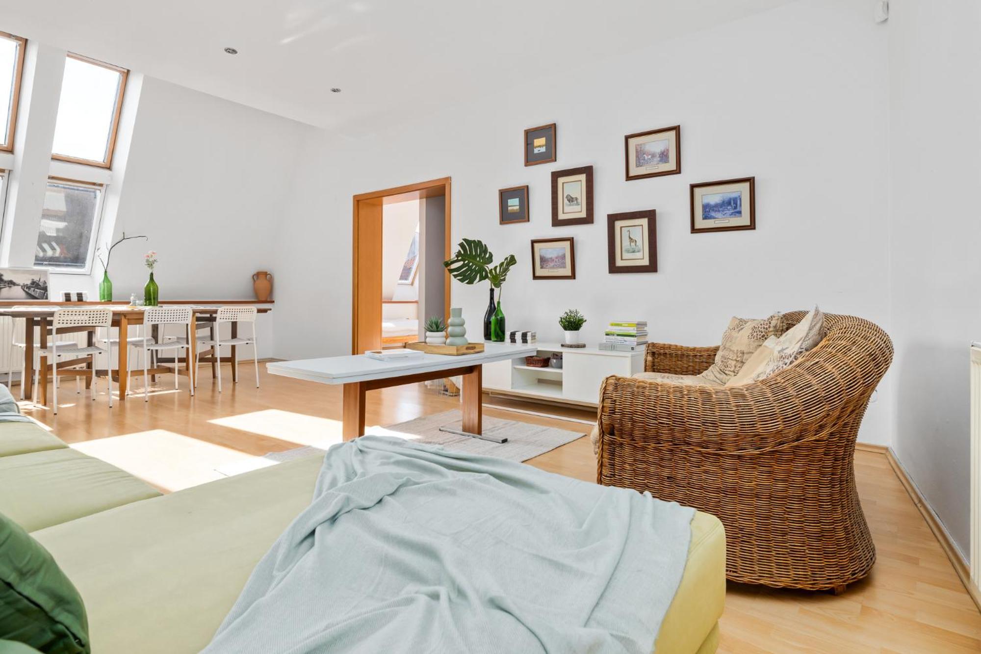 Prima - Spacious In The Main Square With Large Living * Bratislava