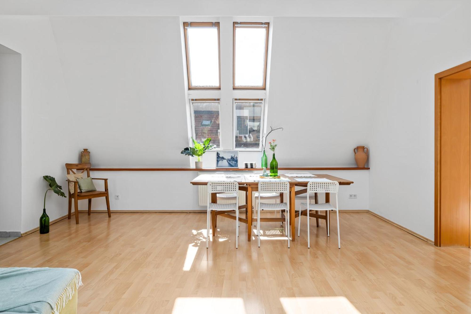 Apartment Prima - Spacious In The Main Square With Large Living