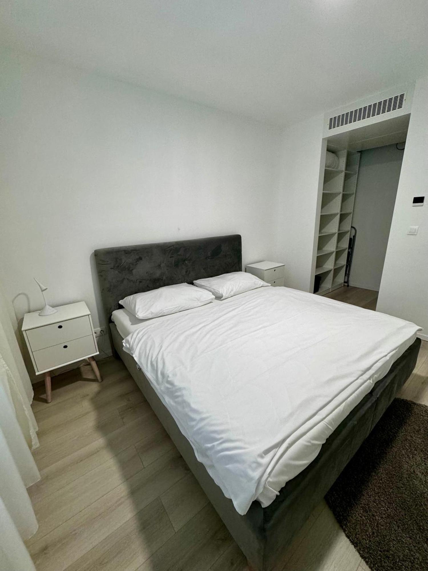 Aurora Apartment *