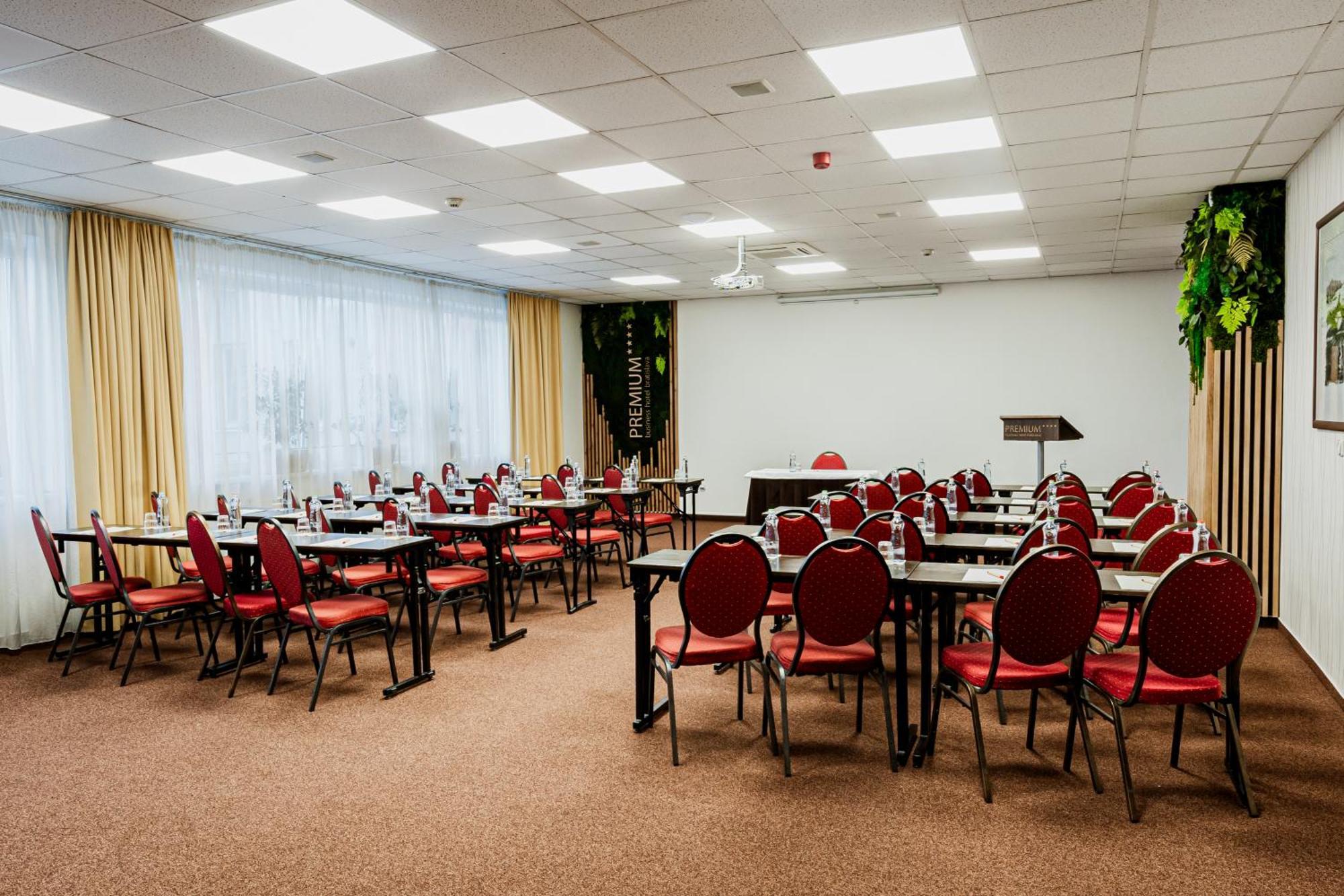 Hotel Premium Business 4*