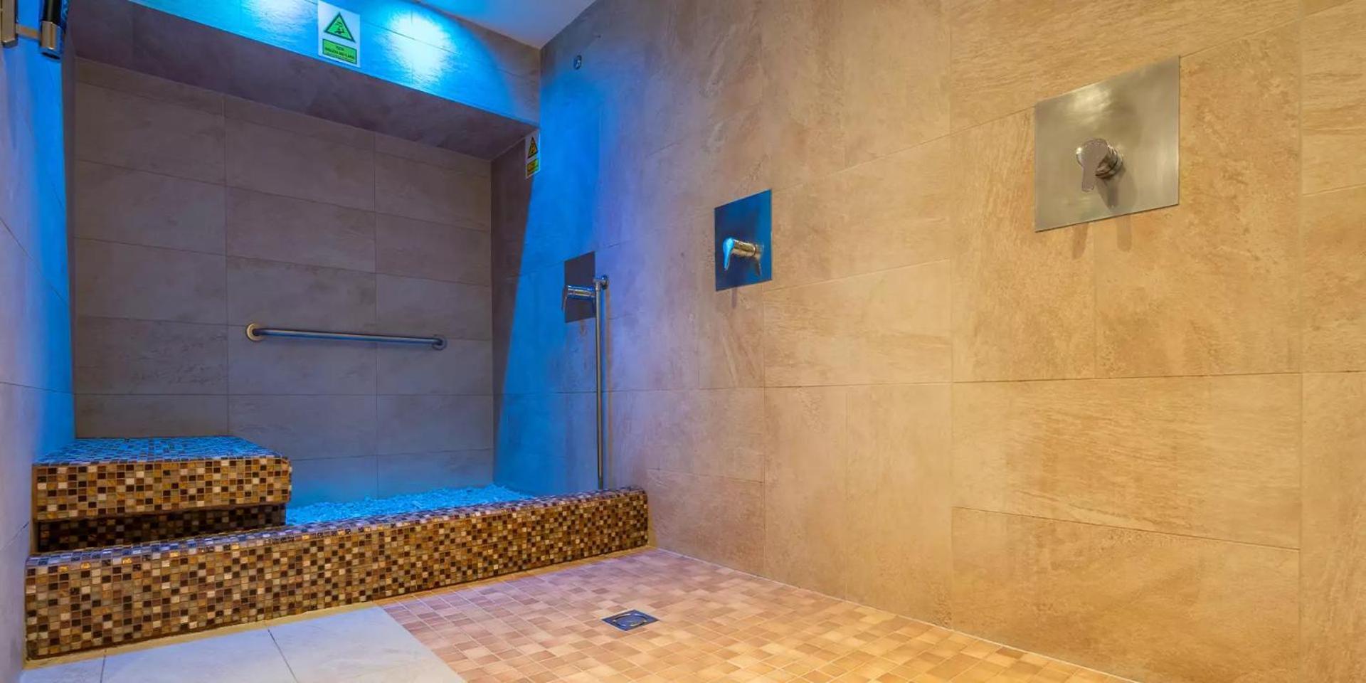 Wx Hotel 3* Bratislava