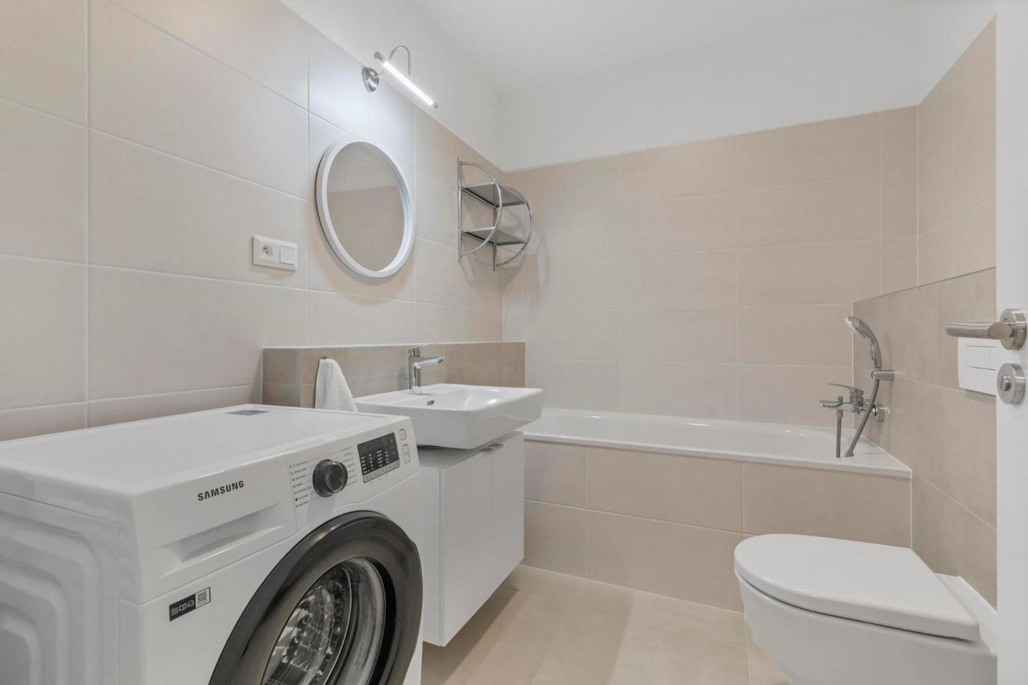 Pilot - With Parking Apartment Bratislava