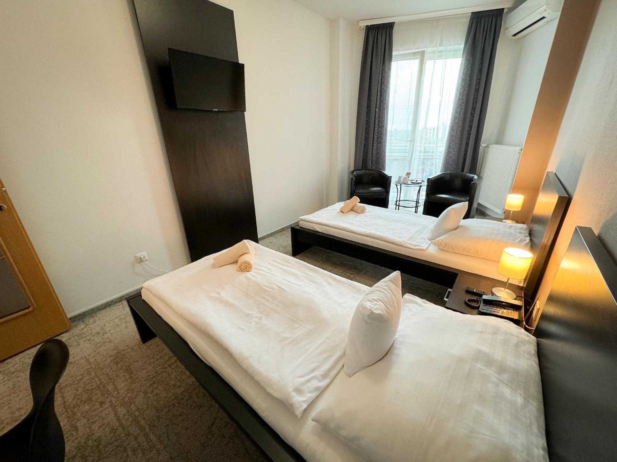 Modena Hotel 3*