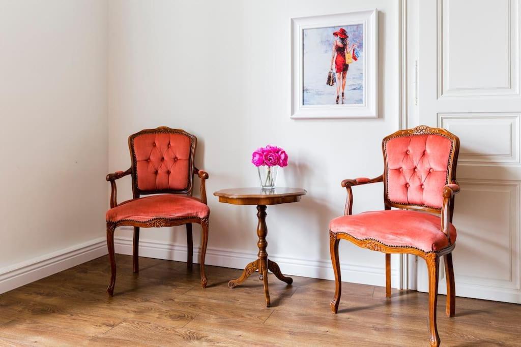 Homestay In A Luxury Designer Period In Old Town By Presidential Palace *