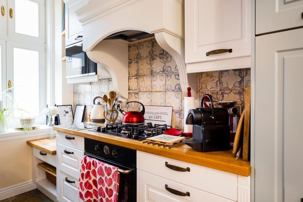 Homestay In A Luxury Designer Period In Old Town By Presidential Palace *
