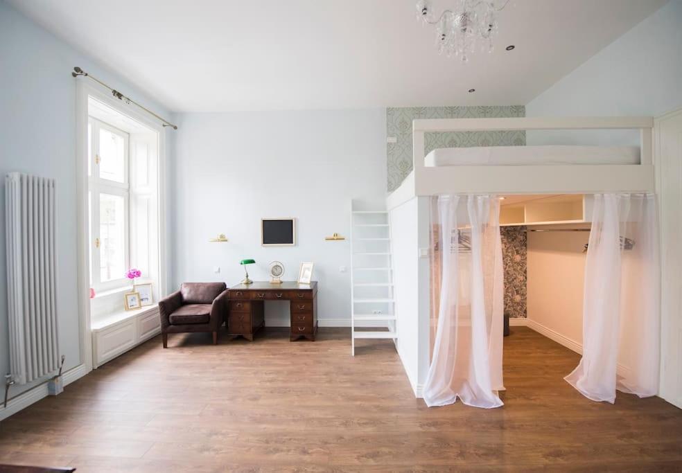 In A Luxury Designer Period In Old Town By Presidential Palace * Bratislava