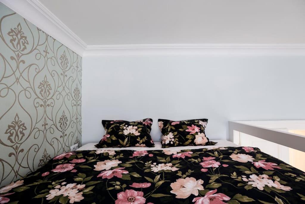 Apartment Luxury Designer Period In Old Town By The Presidential Palace