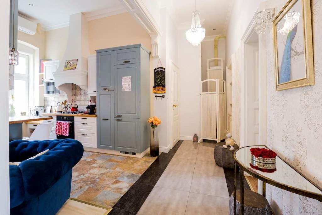 Luxury Designer Period In Old Town By The Presidential Palace * Bratislava