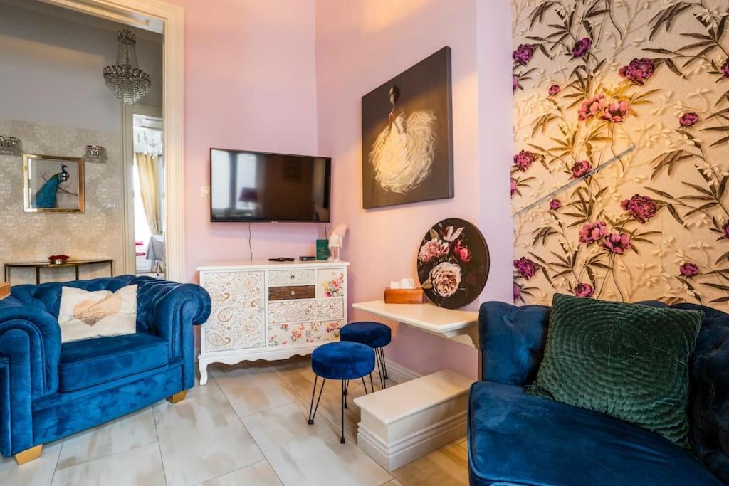 Luxury Designer Period In Old Town By The Presidential Palace * Bratislava