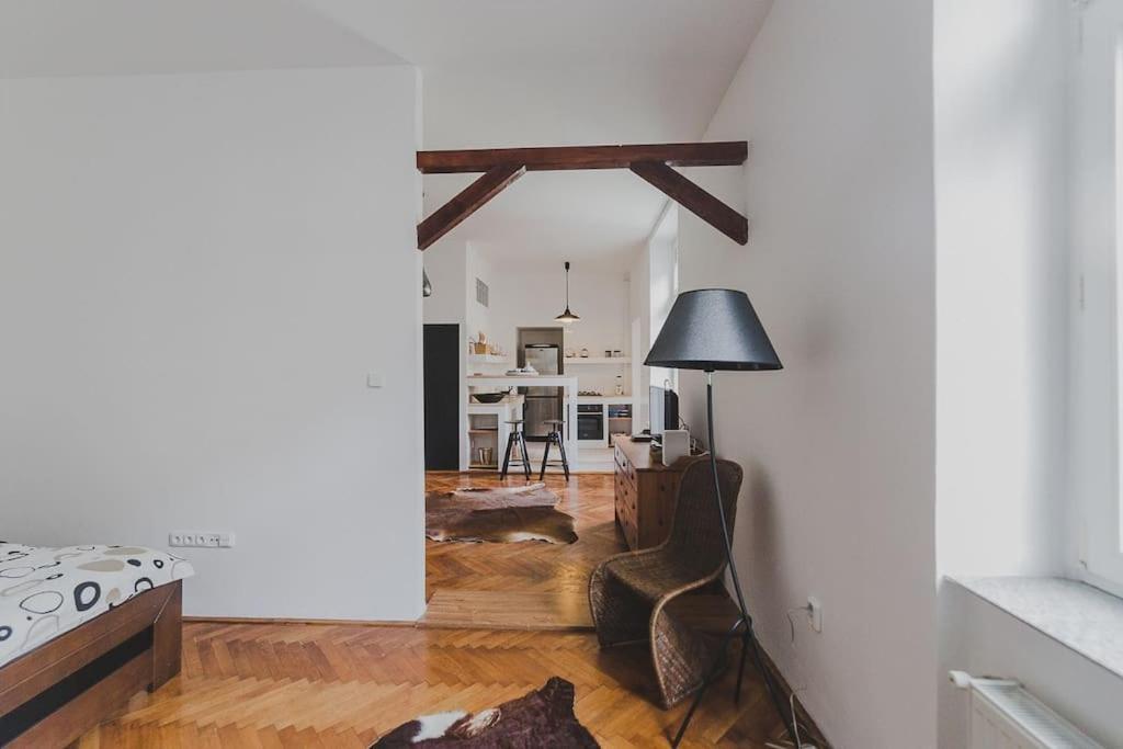 A Cosy In The Centre Apartment